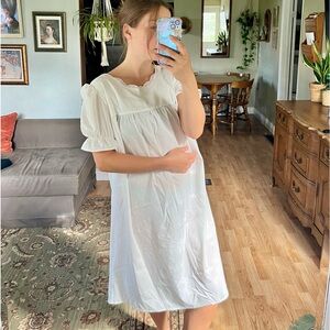 Sweet vintage puff sleeve nightgown